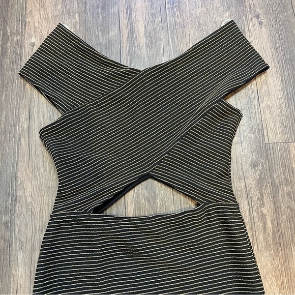 Alt B Bodycon Black Gold Shimmer Stripes Off Shoulders Cut Out Dress Midi Size S - Picture 1 of 8